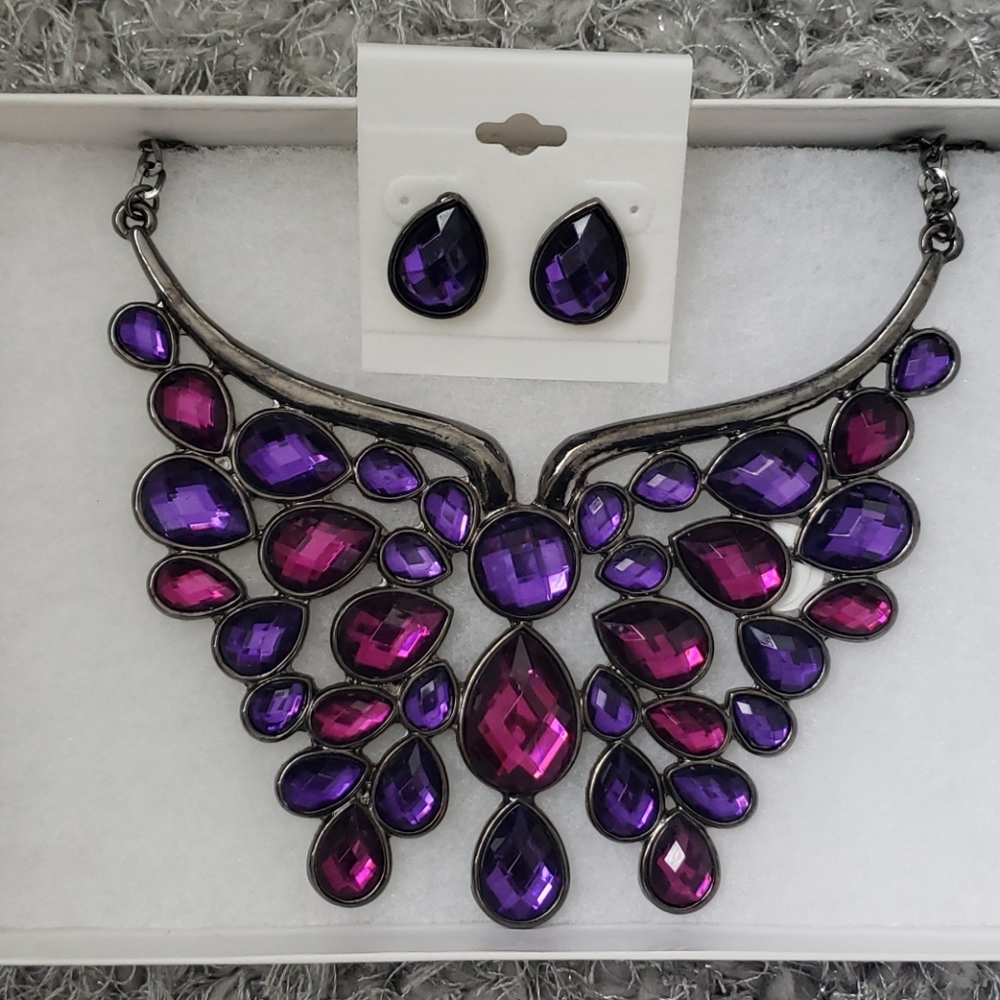 Women's Statement Necklace Set, NIB